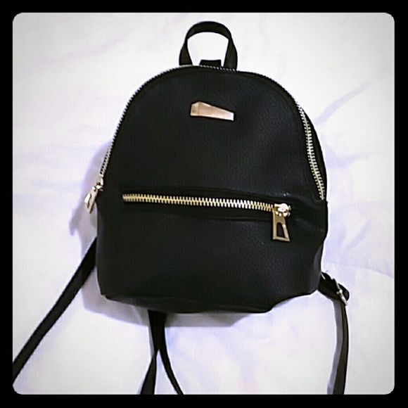 romwe mini backpacks